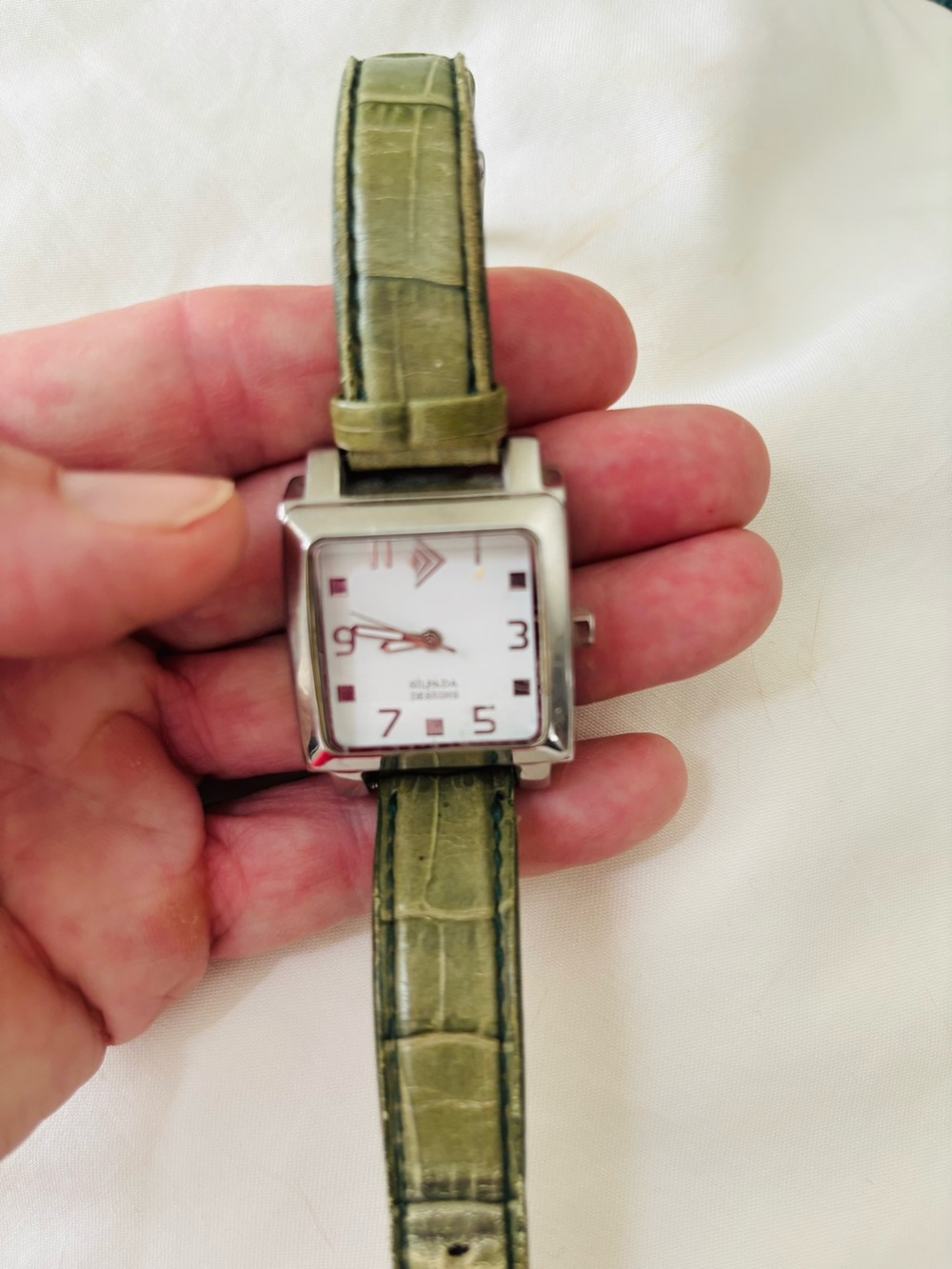 Silpada Designs Original Ladies Watch leather, crocodile design